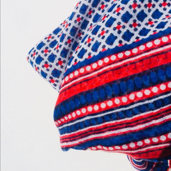 Scarfs or wraps - Picture 6 of 6